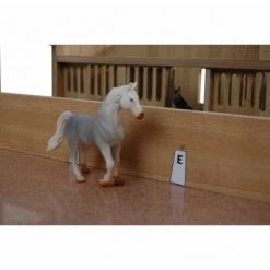 Kids Globe Écurie de chevaux jouet avec 3 boxes et voie 1:32 13 Kids Globe Écurie de chevaux jouet avec 3 boxes et voie 1:32 -Jouets Soldes image 6 442152